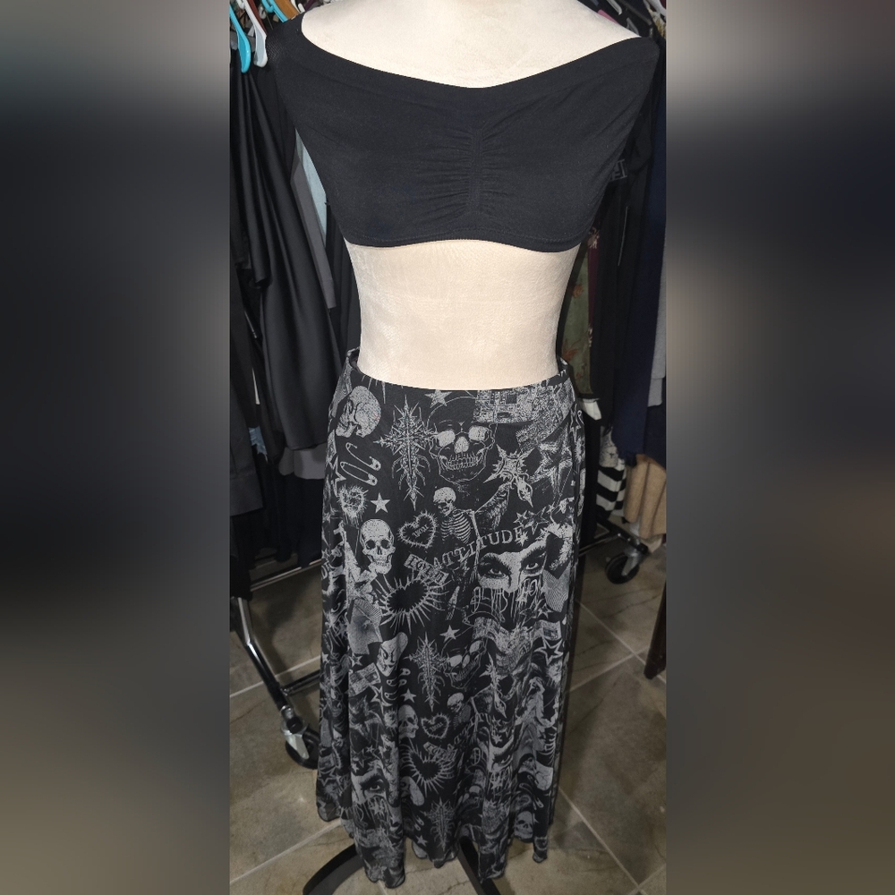 Black and Gray Midi A-Line Skirt for Casual Outings